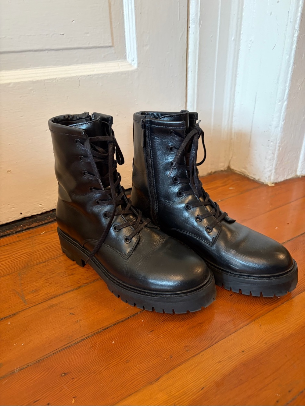 Thursday combat boot sz 8.5 black barely worn